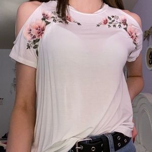 Cropped white floral shirt